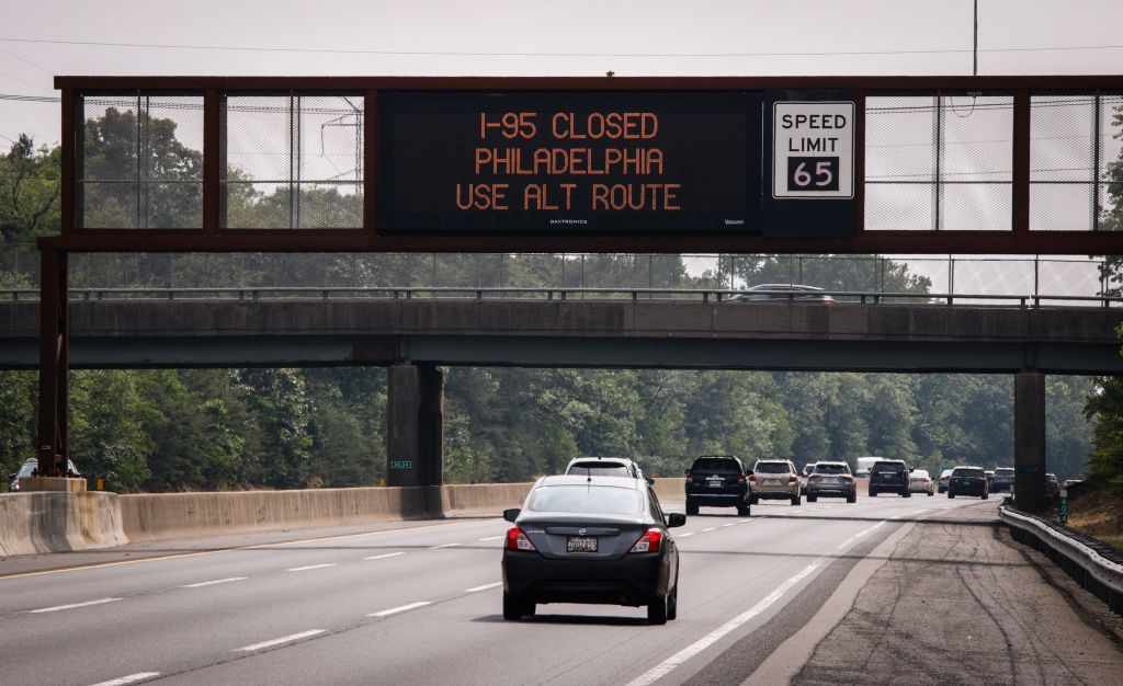 US-ACCIDENT-TRANSPORT-HIGHWAY-PHILADELPHIA
